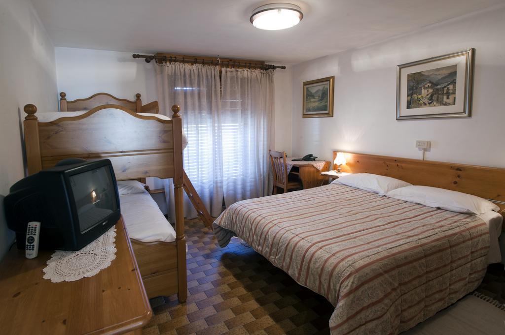 Albergo Castello Da Bonino Champorcher Szoba fotó